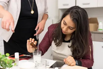 Créez vos cométiques aux huiles essentielles