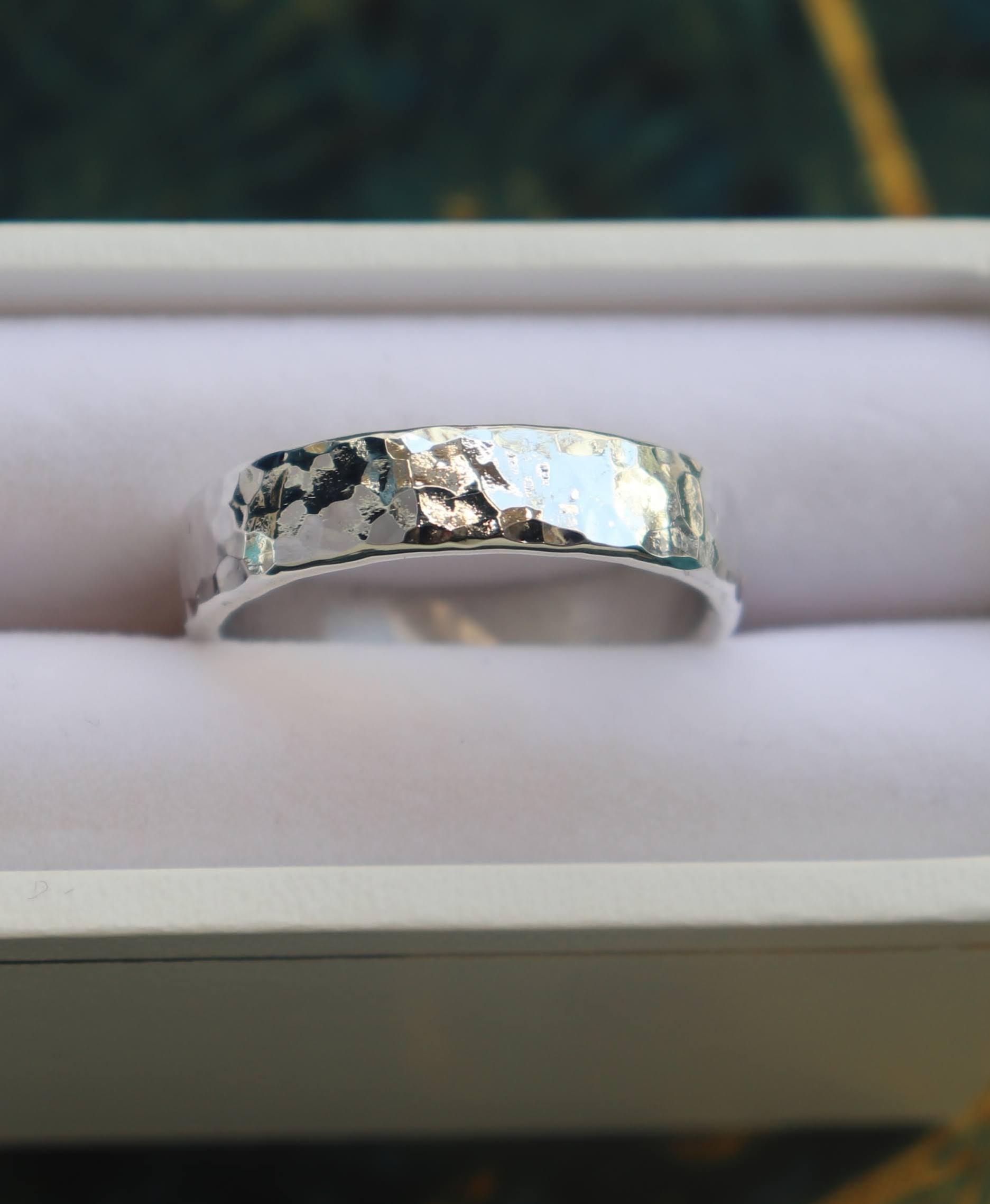 Fabriquez votre bague ou pendentif en argent avec Béatrice - Image n°2 - Wecandoo