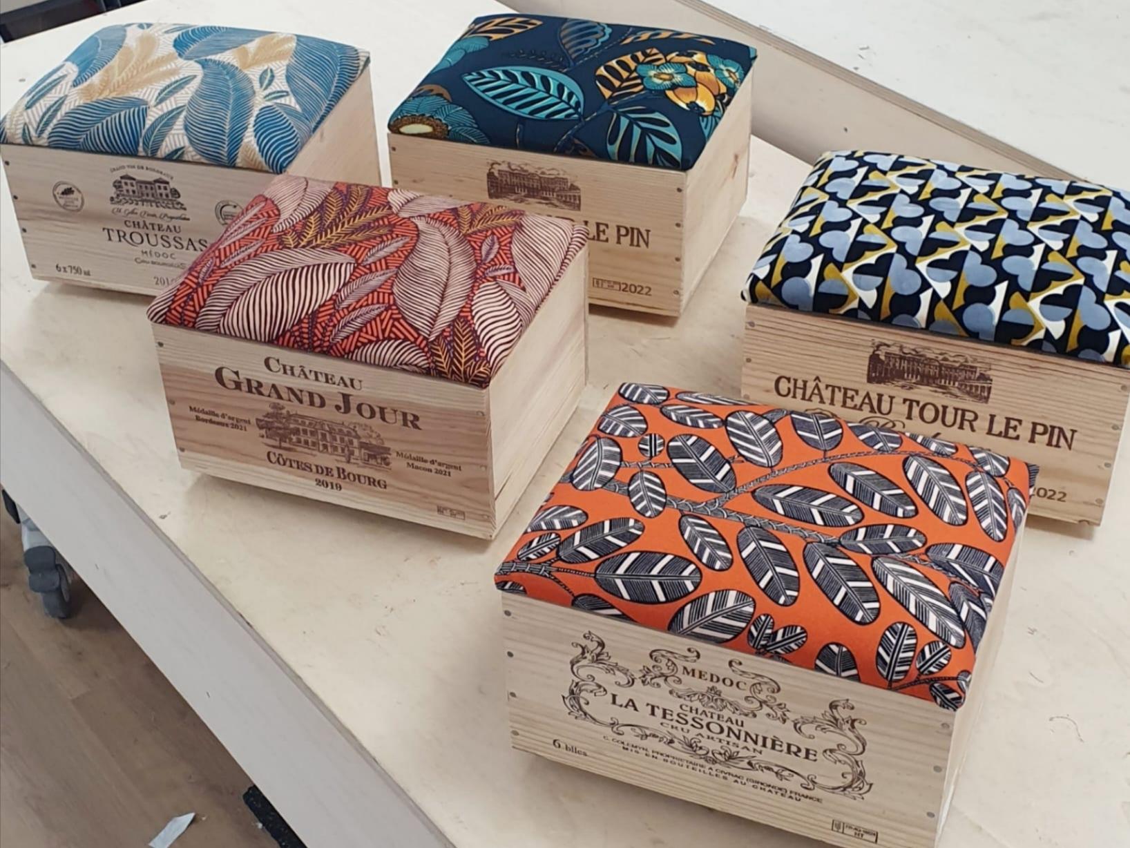 Transformez une caisse de vin en un pouf unique - Image n°9 - Wecandoo