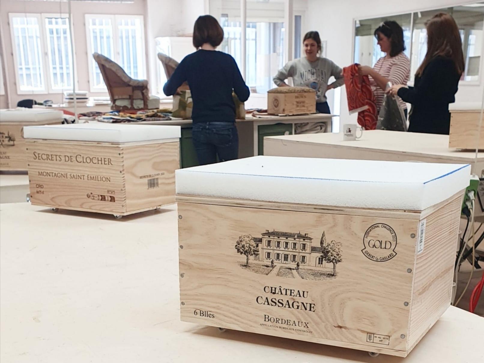 Transformez une caisse de vin en un pouf unique - Image n°7 - Wecandoo