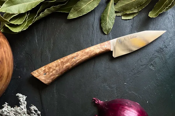 Assemblez votre couteau de cuisine avec Manuel - Image n°1 - Wecandoo