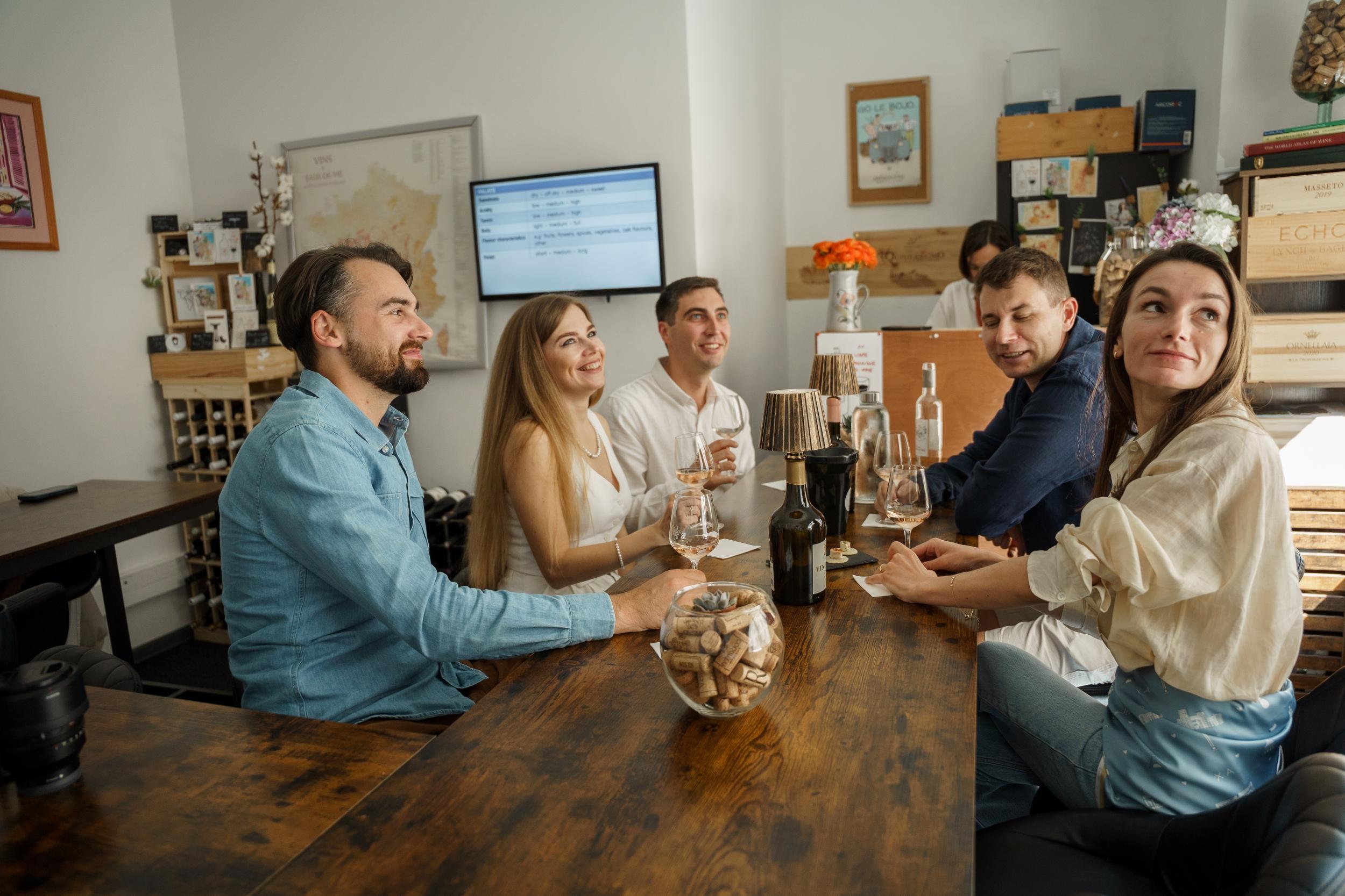 Aiguisez vos sens de dégustation en découvrant des vins de 8 terroirs français avec Julia - Image n°7 - Wecandoo