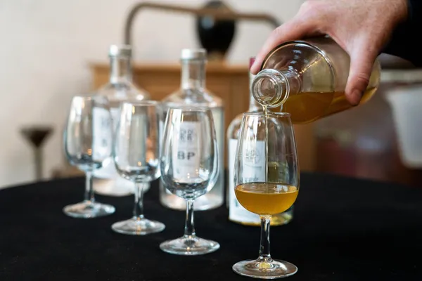 Distillez votre gin artisanal sur une journée avec Matthieu - Image n°2 - Wecandoo