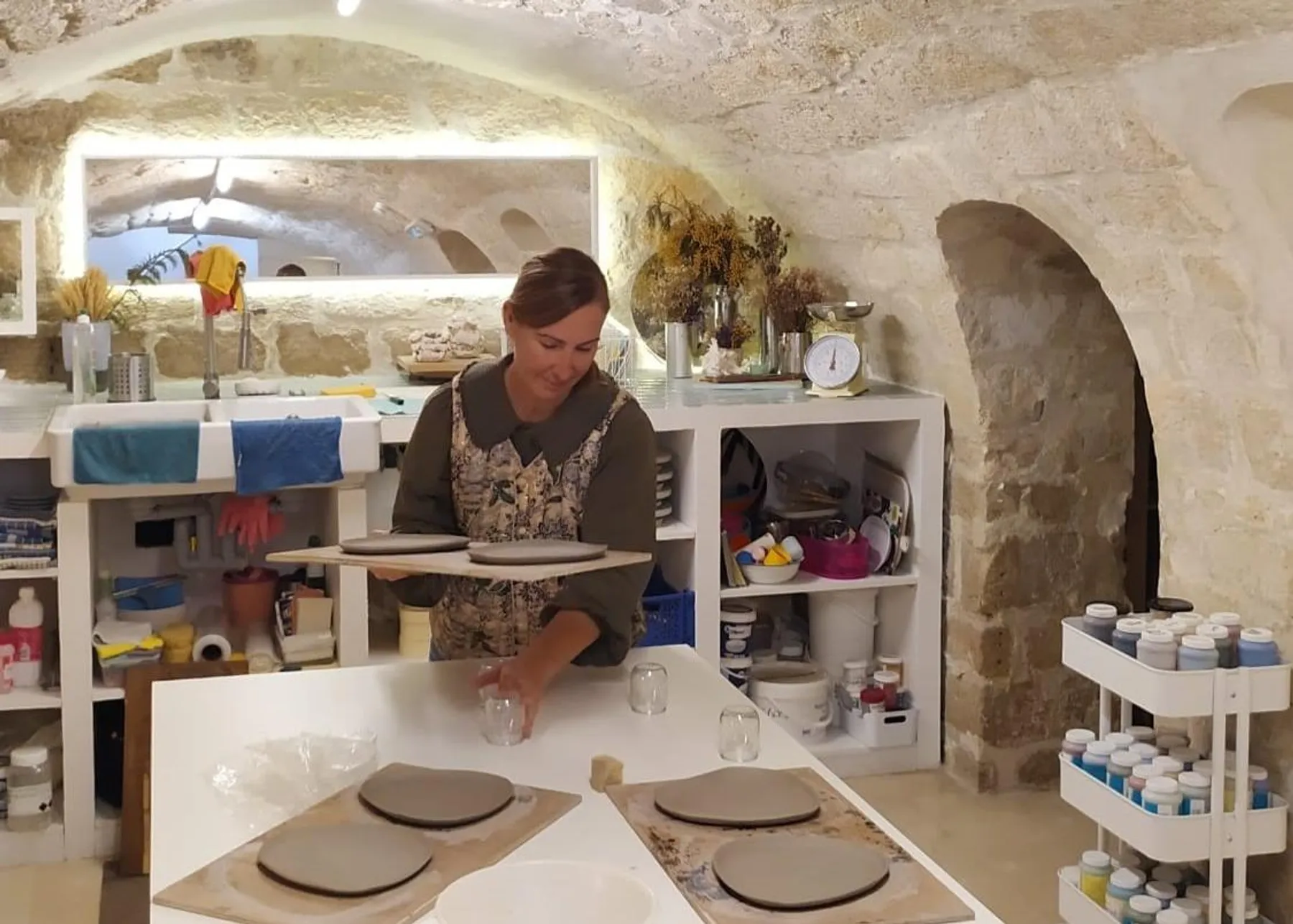 Modelez et décorez votre pièce en céramique avec Caroline - Image n°1 - Wecandoo