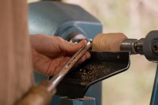 Initiez-vous au tour à bois au cœur de Lyon avec Michel - Image n°5 - Wecandoo