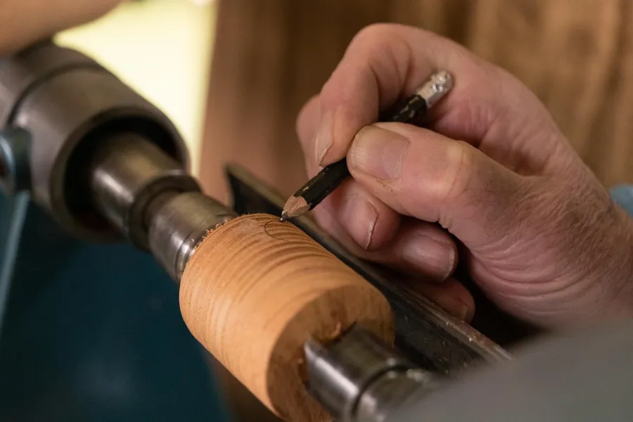 Initiez-vous au tour à bois au cœur de Lyon avec Michel - Image n°1 - Wecandoo