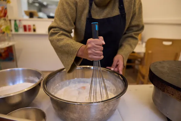 Apprenez à manier le rozell comme un crêpier en duo avec François - Image n°2 - Wecandoo