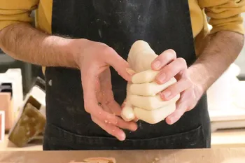 Moulez votre main en plâtre à Paris