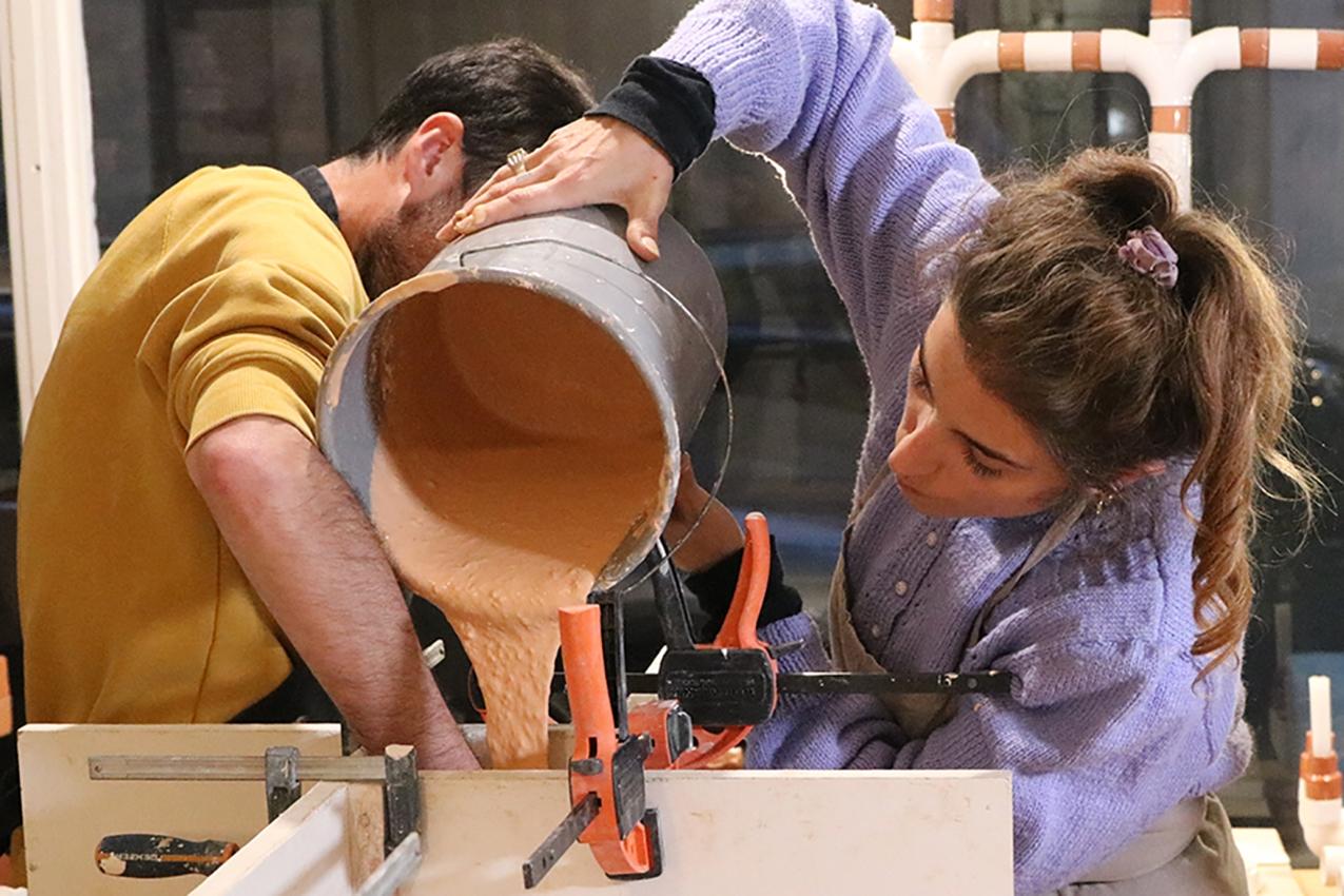 Moulez votre main en plâtre avec Camille - Image n°7 - Wecandoo