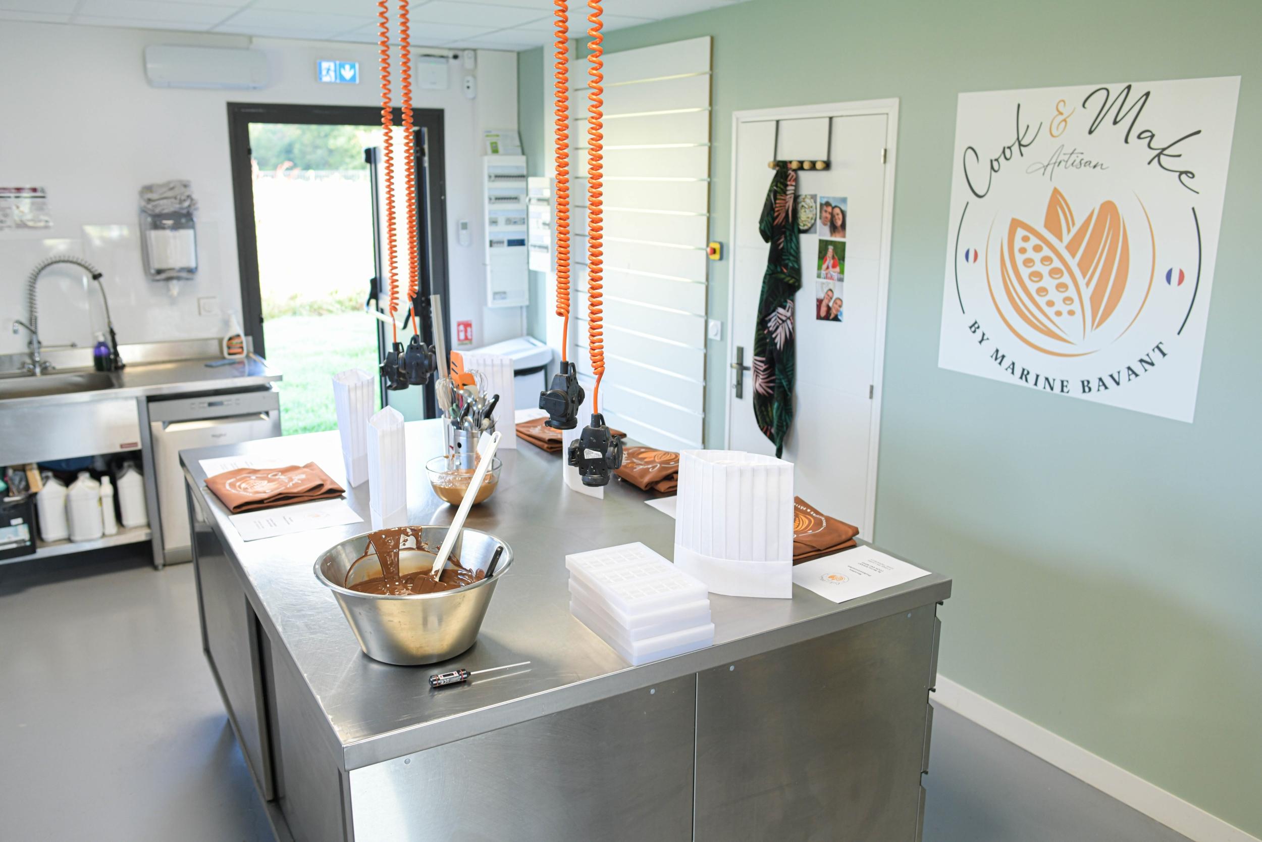 Réalisez vos tablettes de chocolat fourrées pralinées avec Marine - Image n°8 - Wecandoo