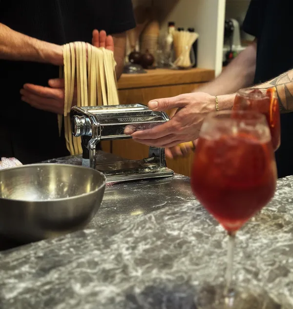 Réalisez vos pâtes maison et votre Spritz