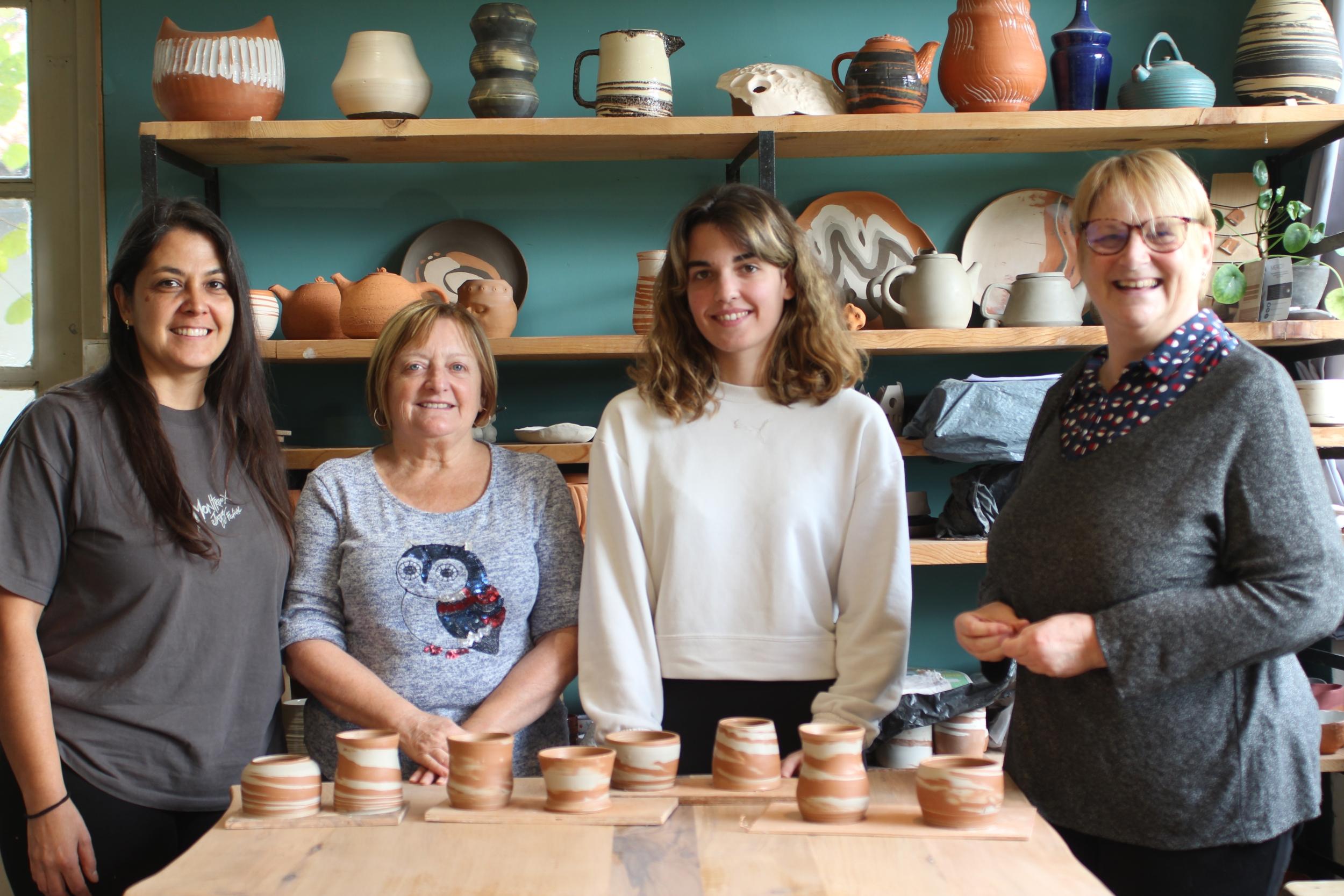 Modelez votre vase en terre mêlée - Image n°3 - Wecandoo