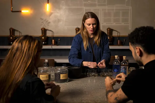 Visitez une distillerie parisienne et dégustez des gins artisanaux - Image n°2 - Wecandoo