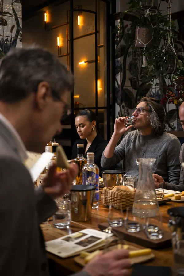 Initiez-vous aux accords d'exception, entre spiritueux français et fromages avec Charlotte - Image n°5 - Wecandoo