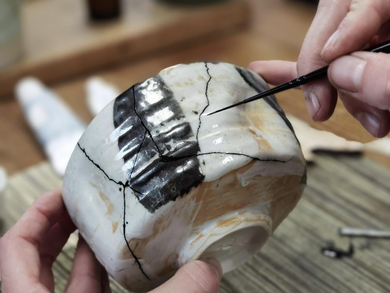 Initiez-vous au kintsugi avec une touche d'or