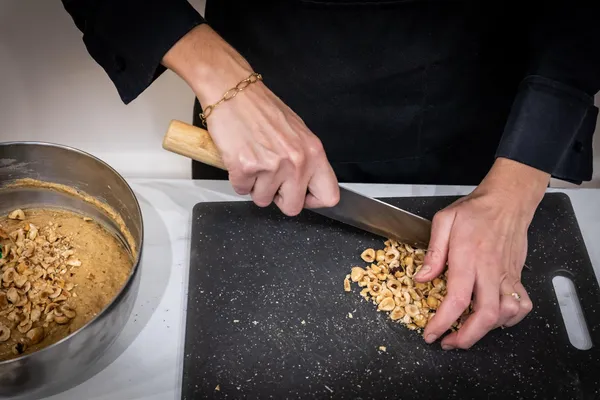 Réunissez votre équipe et cuisinez ensemble votre repas de chef avec Mounia - Image n°4 - Wecandoo