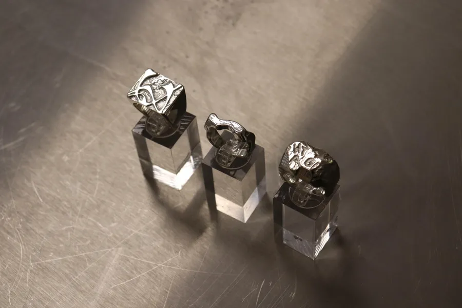 Réalisez votre chevalière en argent à la cire perdue avec Aglaé - Image n°1 - Wecandoo