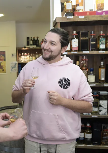 Axel : Caviste sommelier à Nantes