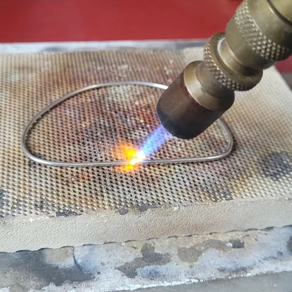 atelier-bracelets-soudure-agnes-moulinot.jpg - Wecandoo