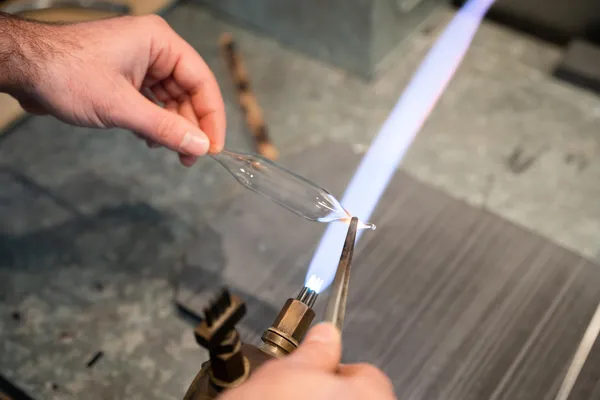 Soufflez votre verre au chalumeau avec Giovanni - Image n°5 - Wecandoo