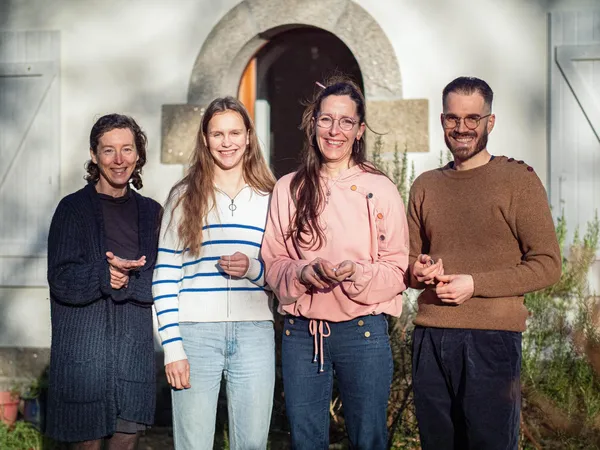 Fabriquez vos boucles d'oreilles ciselées avec Bénédicte - Image n°2 - Wecandoo