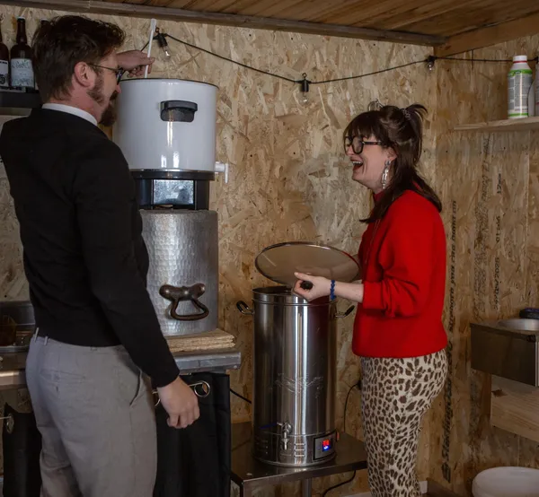 Venez brasser votre bière sur mesure en duo avec Christophe et Claire - Image n°4 - Wecandoo