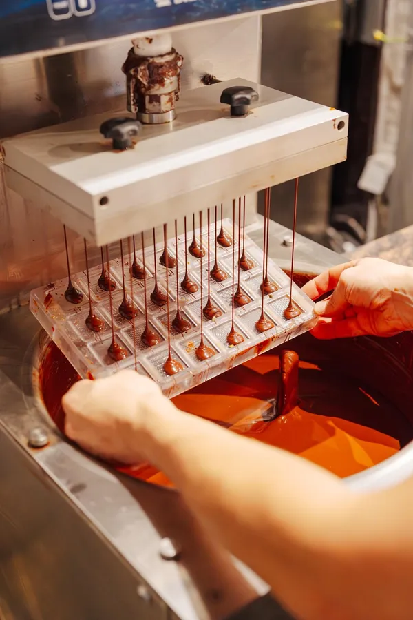 Enchantez votre équipe et créez vos tablettes de chocolat avec Emmanuel - Image n°2 - Wecandoo