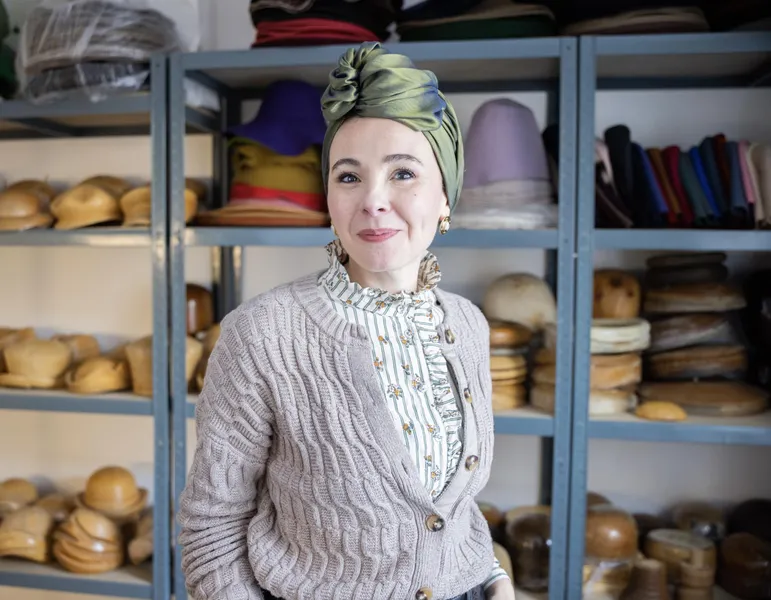 Katia : Chapelière à Paris