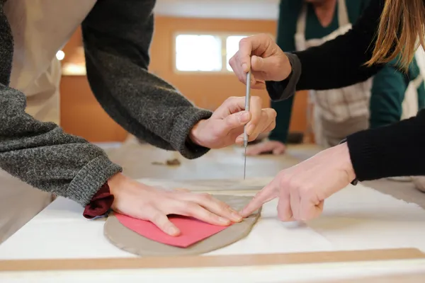 Découvrez l'art du modelage et la magie du tour de potier sur une demi-journée avec Caroline - Image n°2 - Wecandoo