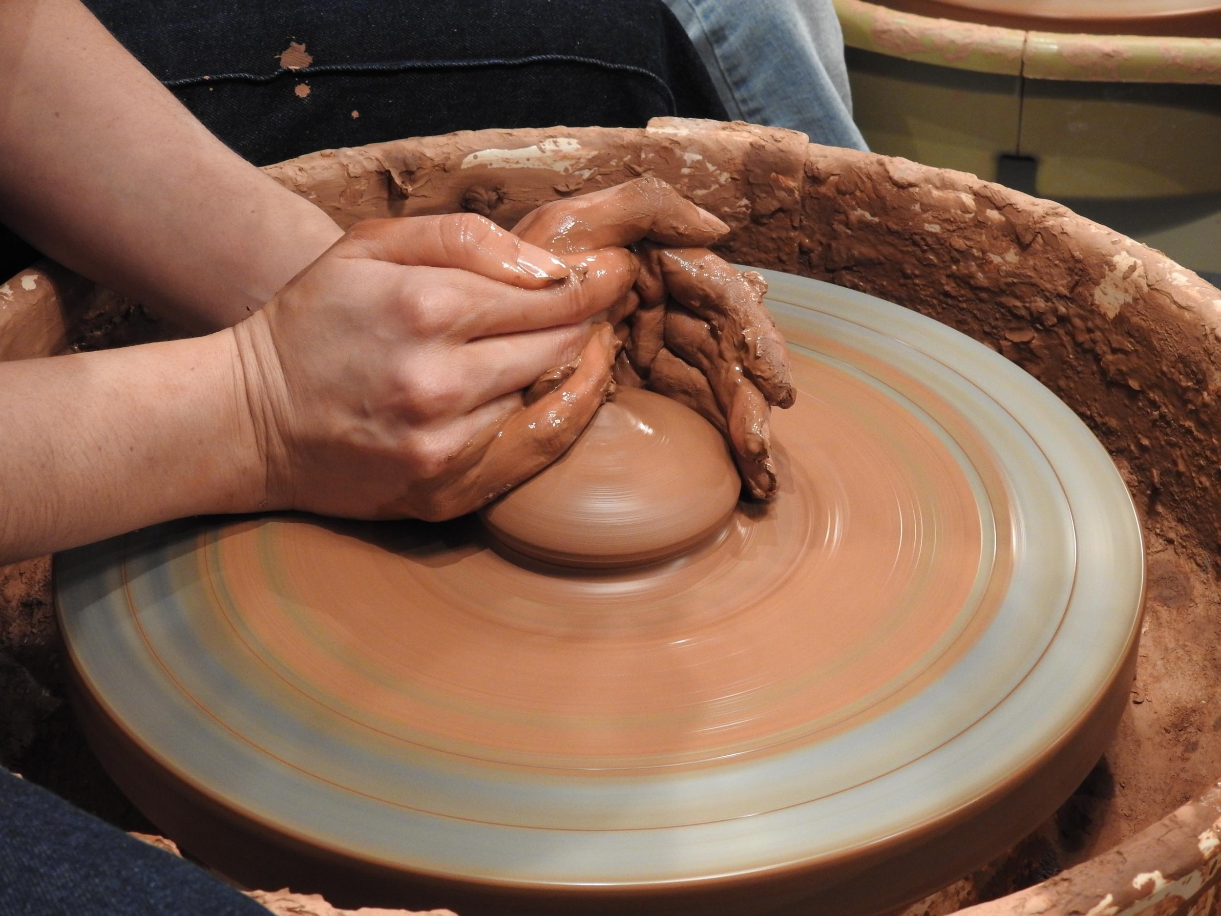 Initiez-vous au tour de potier