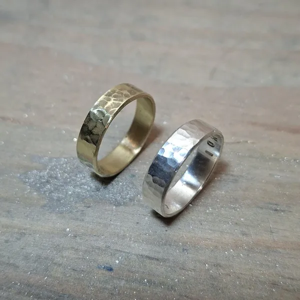 Réalisez votre bague en argent ou en laiton avec Marie - Image n°2 - Wecandoo