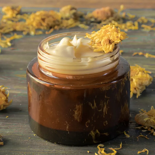 Concevez votre macérat huileux et votre baume de plantes médicinales - Image n°1 - Wecandoo