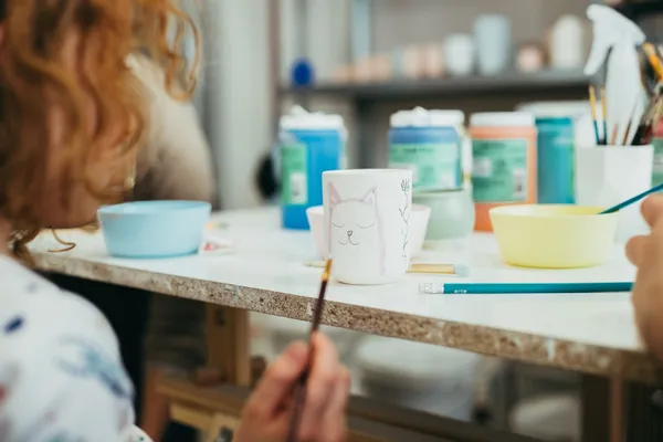 Initiez-vous au décor sur porcelaine - Image n°1 - Wecandoo