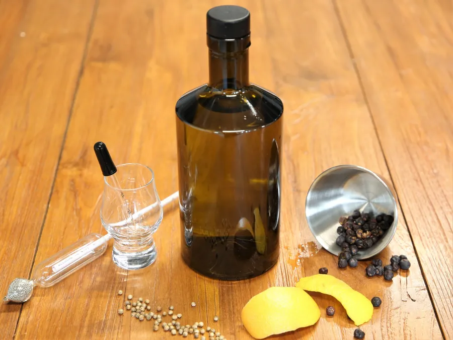 Consolidez votre équipe, initiez-la à la mixologie au sein d'une distillerie lyonnaise et dégustez des fromages - Afbeelding nr. 1 - Wecandoo