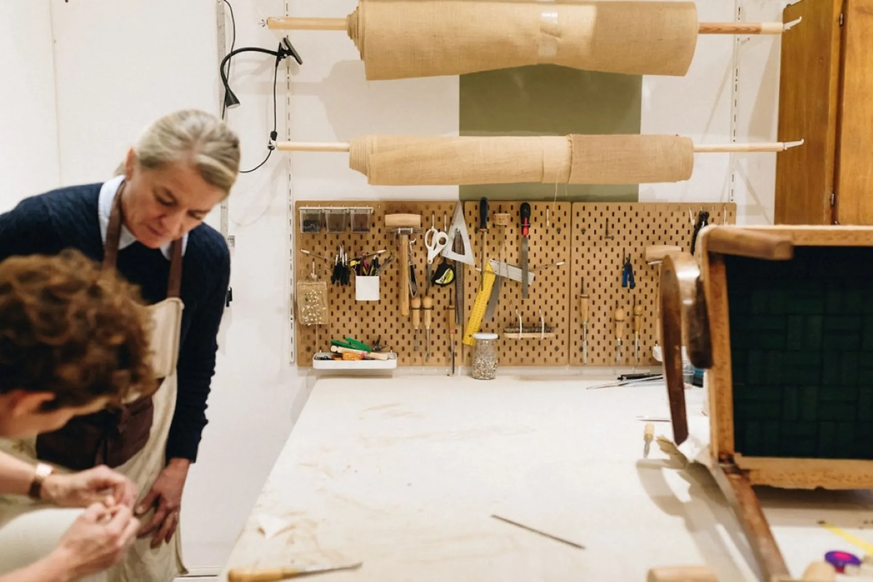 Initiez-vous à la tapisserie d'ameublement au cœur de la Croix-Rousse - Image n°1 - Wecandoo