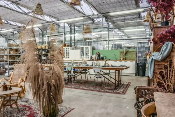 Réalisez votre couronne de fleurs séchées ou fraîches - Image n°1 - Wecandoo