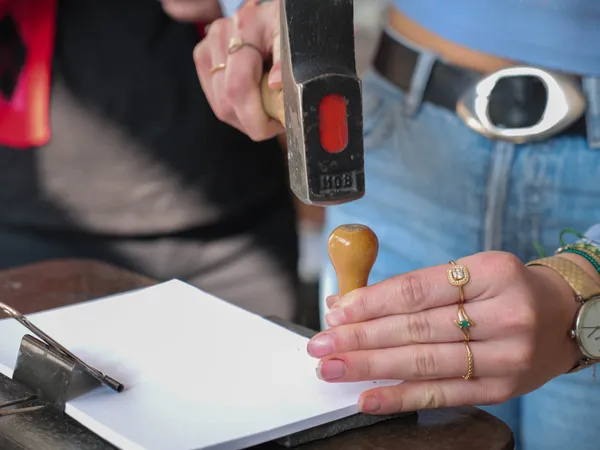 Initiez-vous à la reliure et confectionnez votre carnet - Image n°3 - Wecandoo