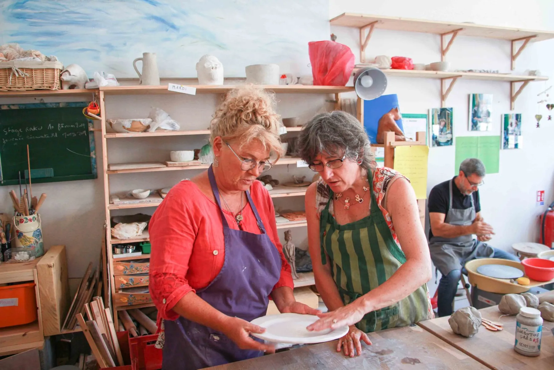 Réalisez vos objets en terre mêlée sur une journée avec Pascale - Image n°3 - Wecandoo