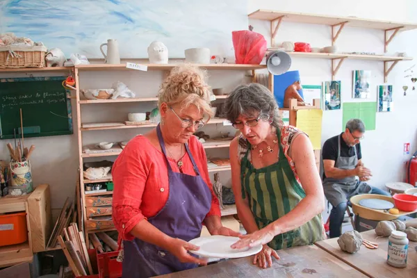 Réalisez vos objets en terre mêlée sur une journée avec Pascale - Image n°3 - Wecandoo