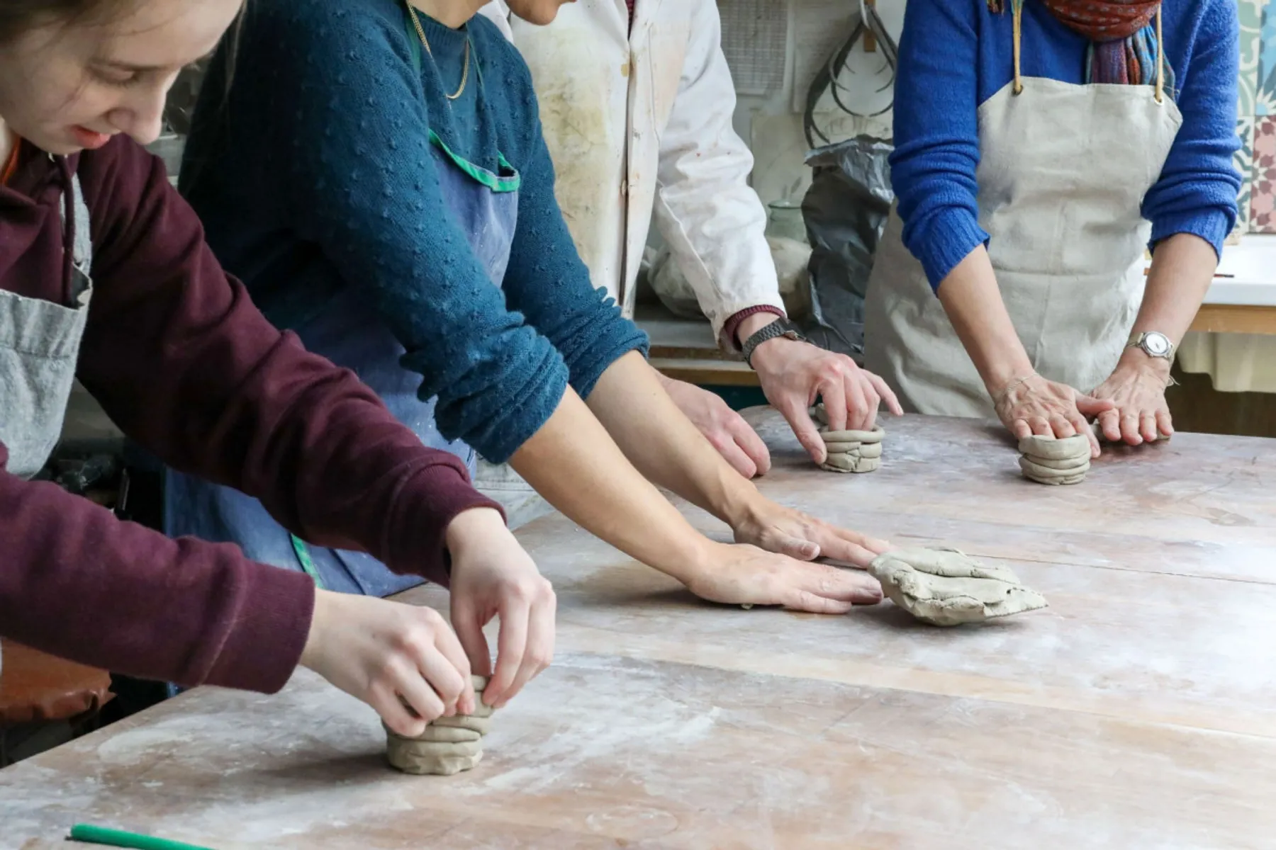 Modelez votre trio de soliflores en céramique - Image n°3 - Wecandoo