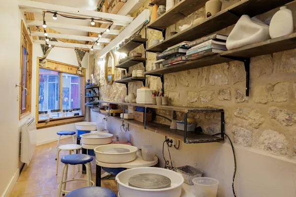 Tournez ou modelez votre vase en céramique avec Yin - Image n°1 - Wecandoo