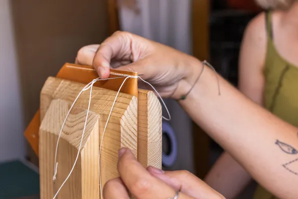 Créez votre petit sac à main en cuir - Image n°4 - Wecandoo