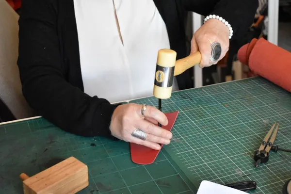 Fabriquez votre sac bourse en cuir - Image n°3 - Wecandoo