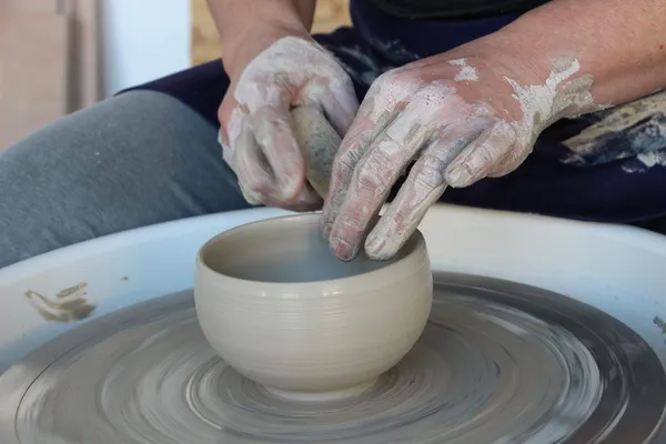 Initiez-vous au tour et au modelage sur une journée - Image n°2 - Wecandoo