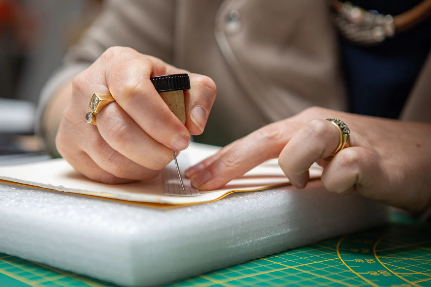 Create your notebook from scratch with Ornate Spine Binding - Image n°4 - Wecandoo