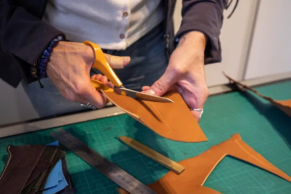 Fabriquez votre porte-cartes en cuir - Image n°1 - Wecandoo