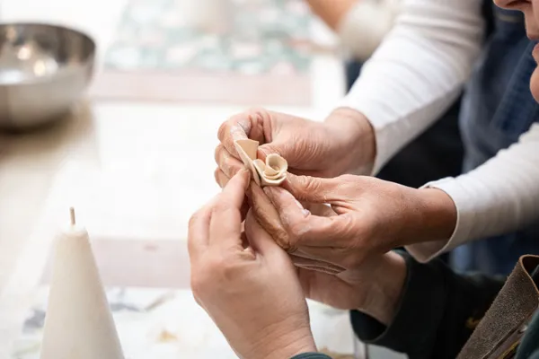 Wecandoo - Initiez-vous au modelage de la porcelaine papier