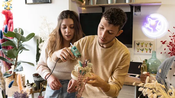 Composez votre cloche en fleurs séchées - Image n°2 - Wecandoo