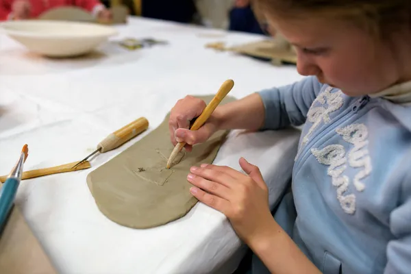 Découvrez l'art du modelage en famille - Image n°3 - Wecandoo