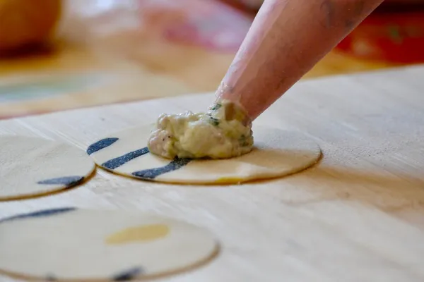 Cuisinez et dégustez vos raviolis colorés - Image n°2 - Wecandoo